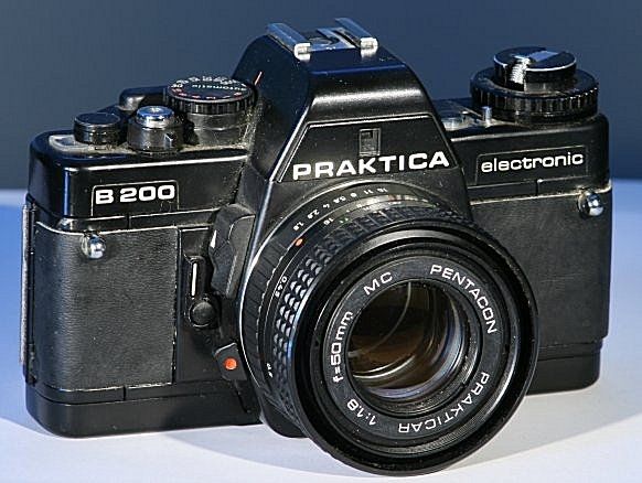 Praktica B200