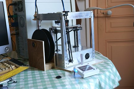 Imprimante avec porte-bobine en bois