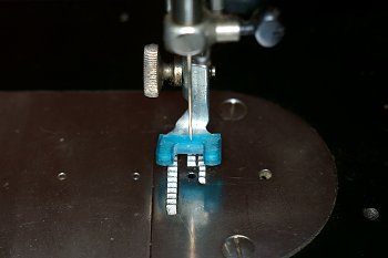 Pieds à poser les boutons