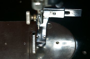 Pied pour fermetures éclair